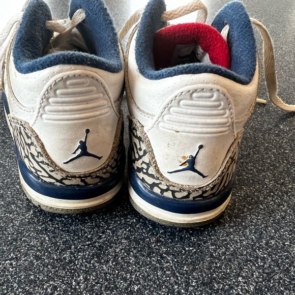 Nike Air Jordan Retro III - Kids size 10 (10c) red, white and blue - Picture 5 of 5